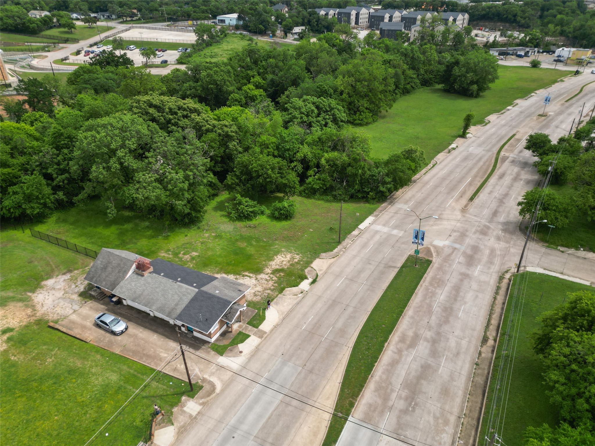 654 S Corinth Street Road Dallas TX 75203