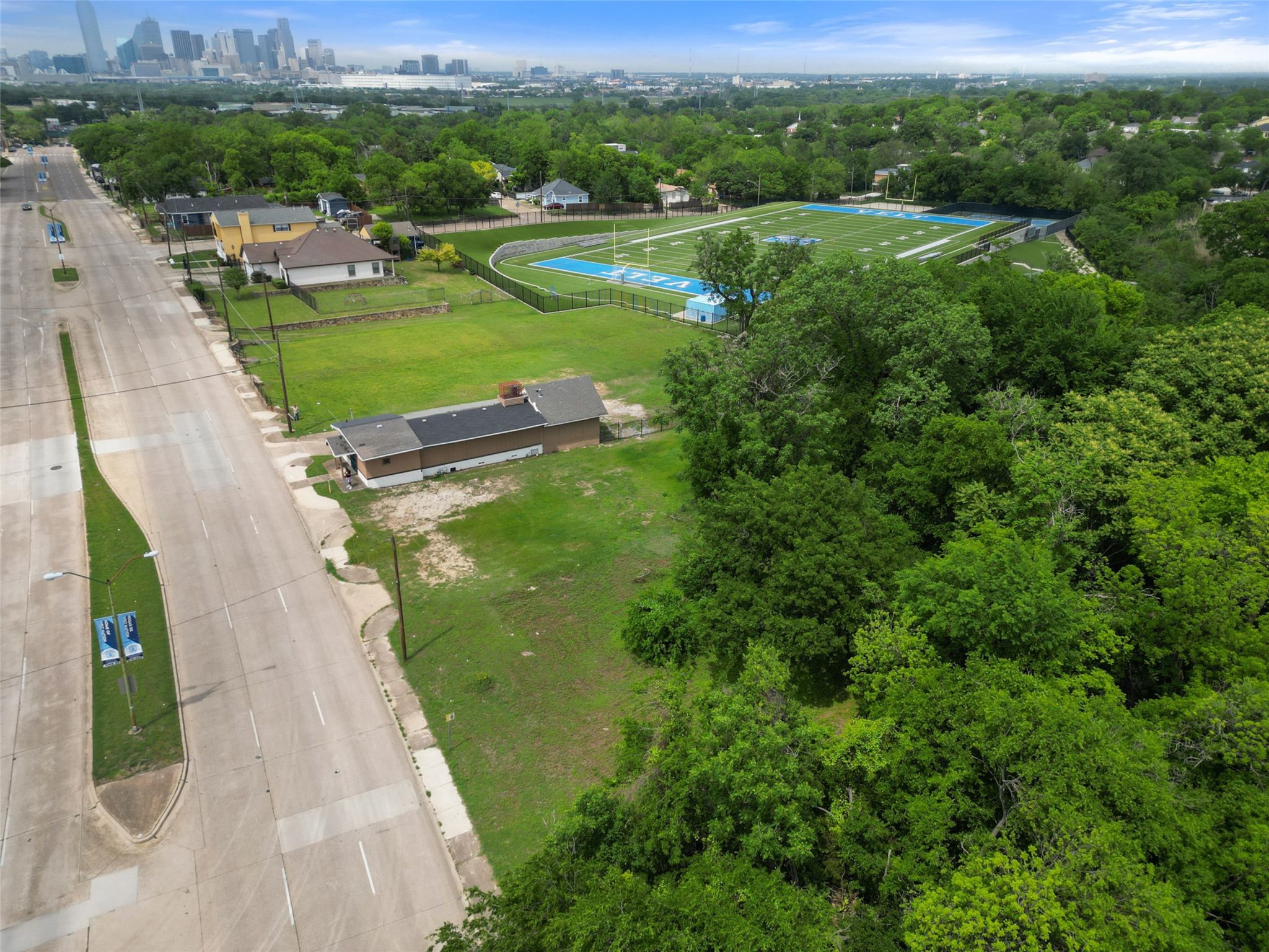 654 S Corinth Street Road Dallas TX 75203