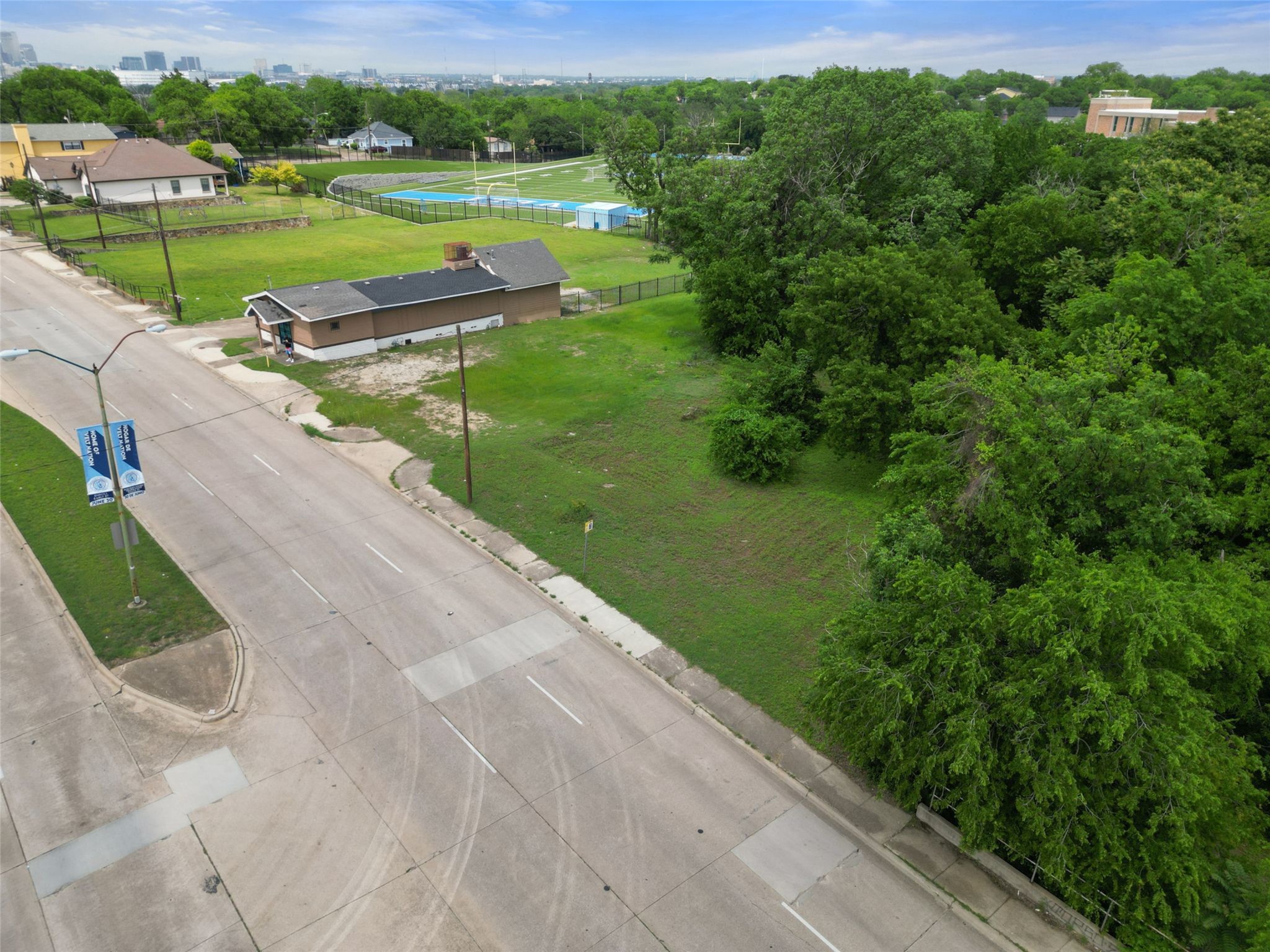 654 S Corinth Street Road Dallas TX 75203