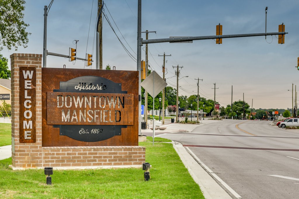 306 S Main Street Mansfield TX 76063
