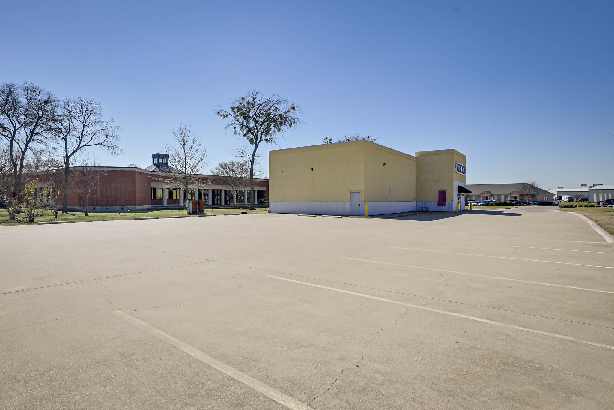 120 NW Newton Drive Burleson TX 76028