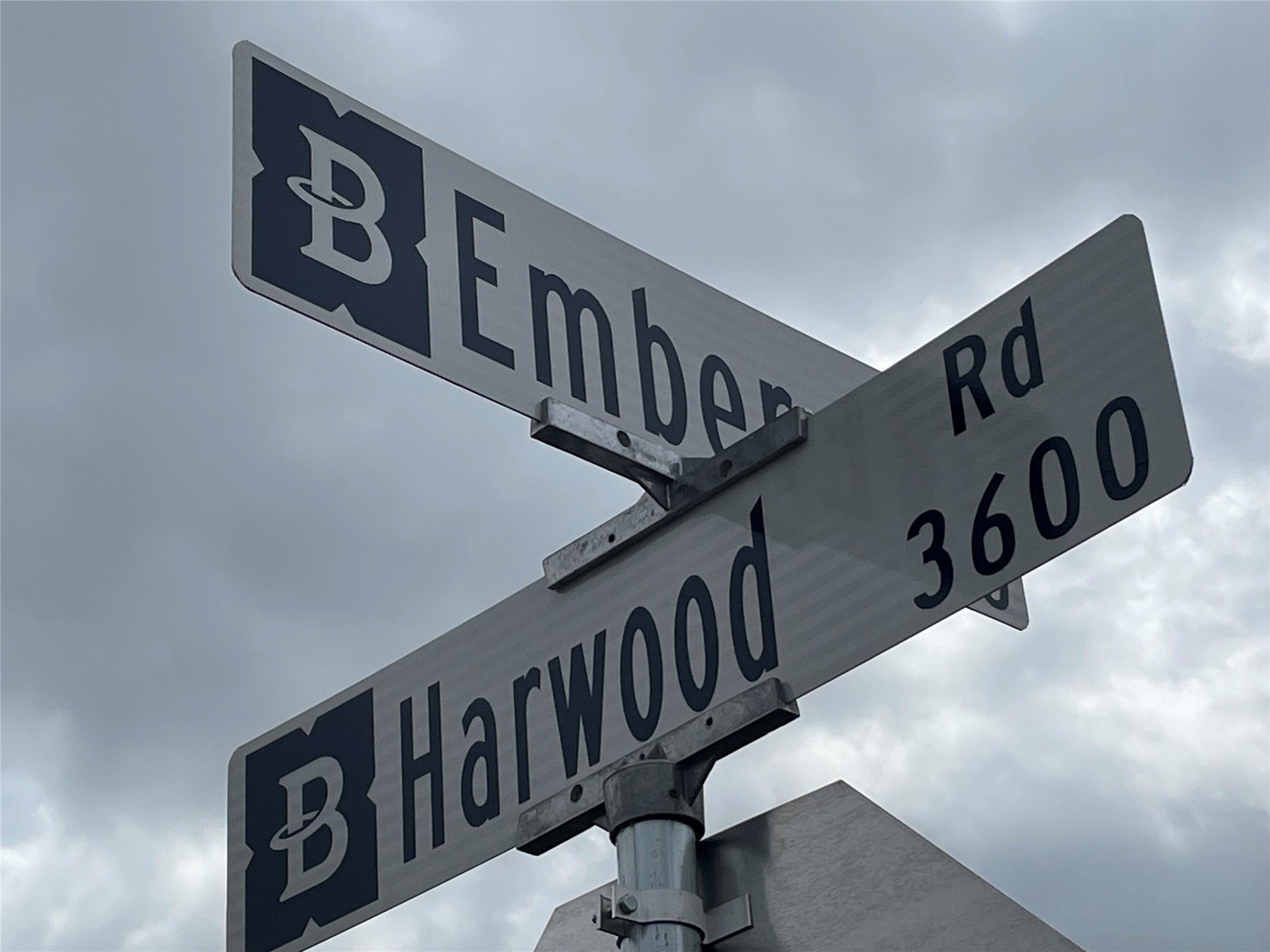 3708 Harwood Road Bedford TX 76021