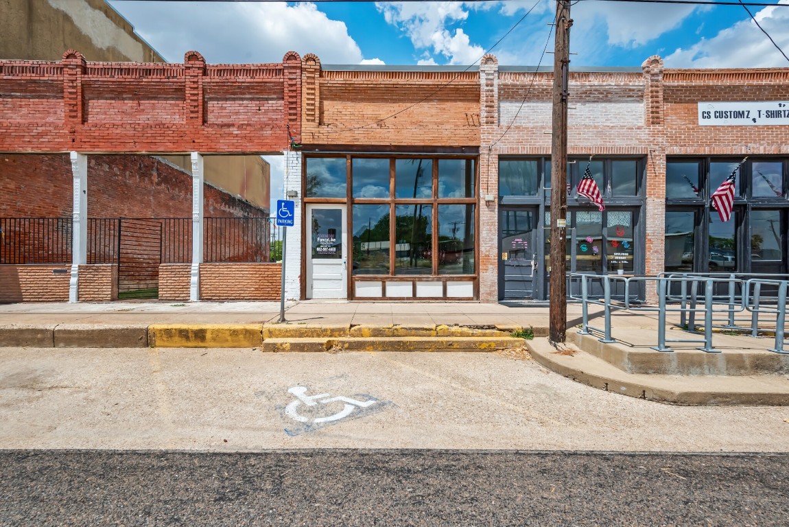 107 N Main Street Milford TX 76670