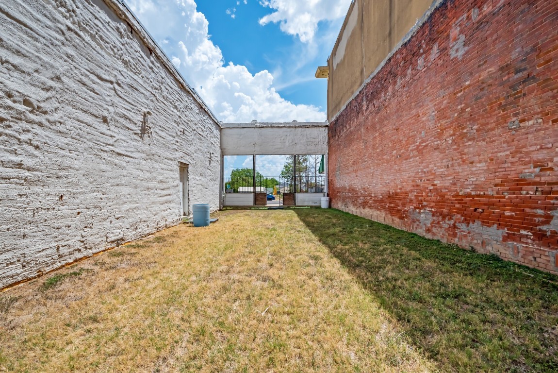 107 N Main Street Milford TX 76670