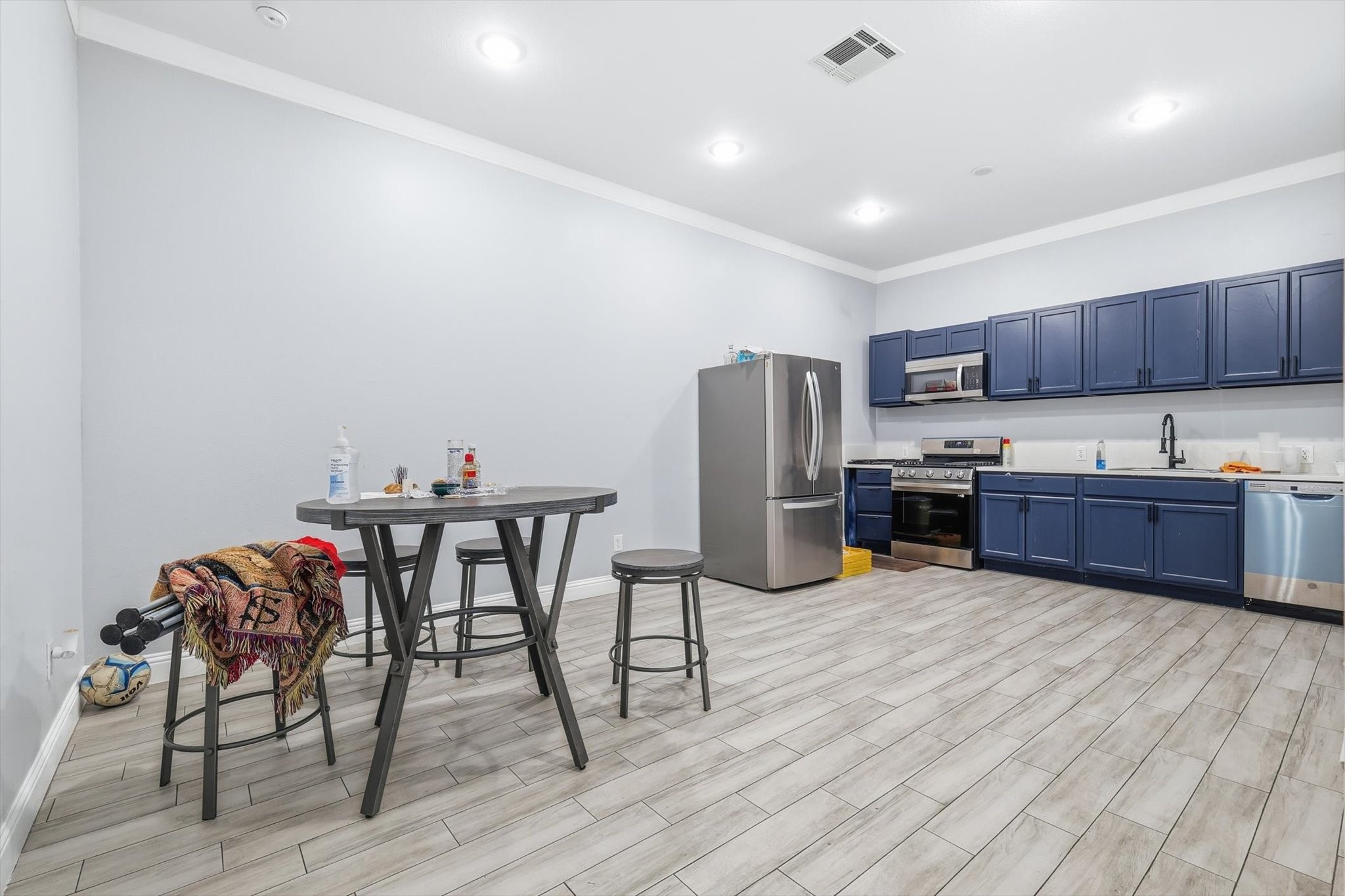 2661 Walnut Hill Lane Dallas TX 75229