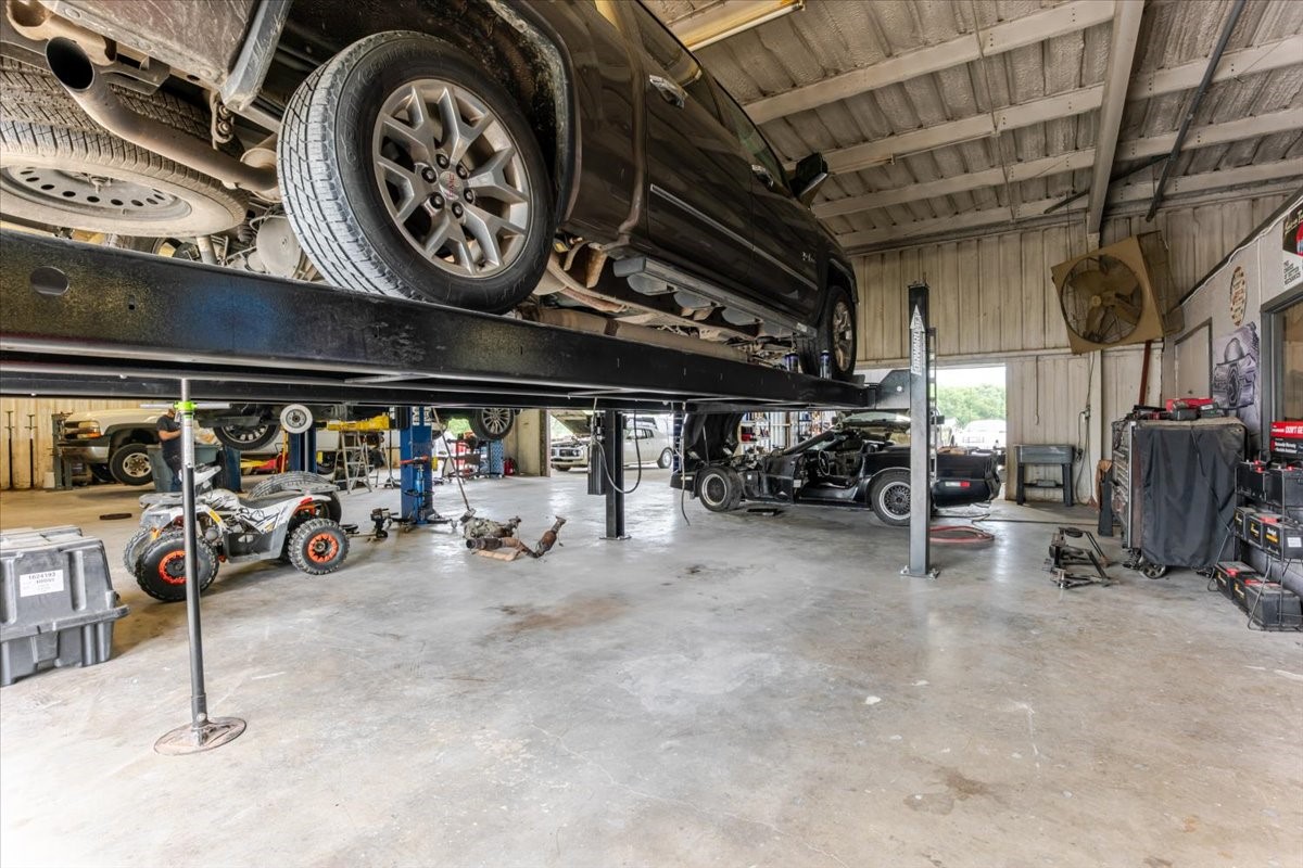 2815 S Highway 281 Mineral Wells TX 76067
