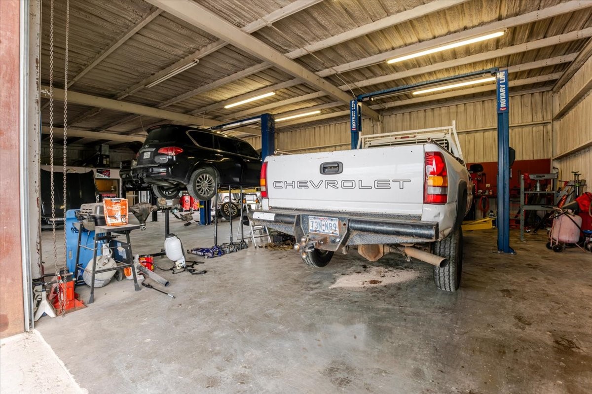 2815 S Highway 281 Mineral Wells TX 76067
