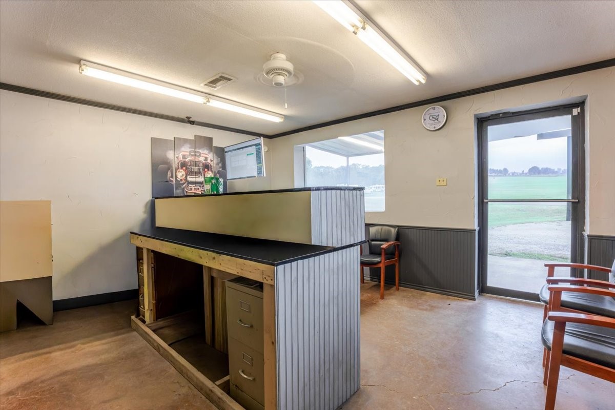 2815 S Highway 281 Mineral Wells TX 76067