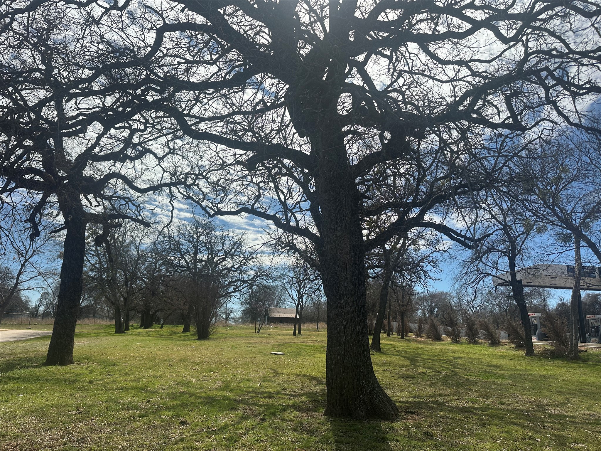 601 W Highway 199 Springtown TX 76082