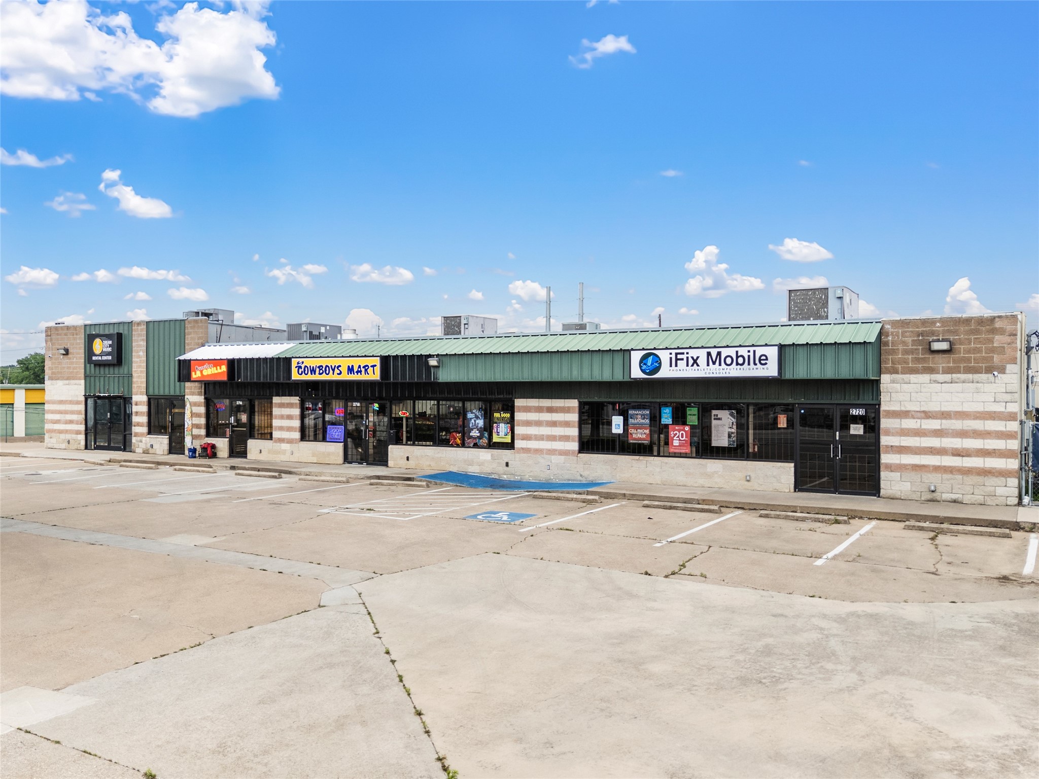 2712-2720 W Division Street Arlington TX 76012