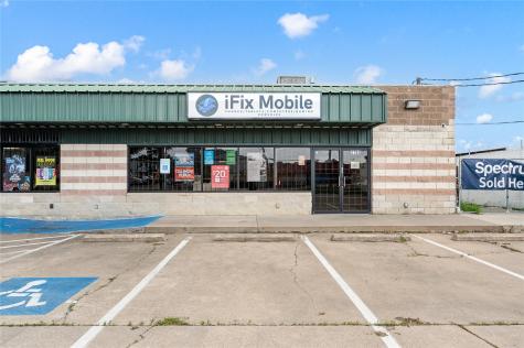 2712-2720 W Division Street Arlington TX 76012