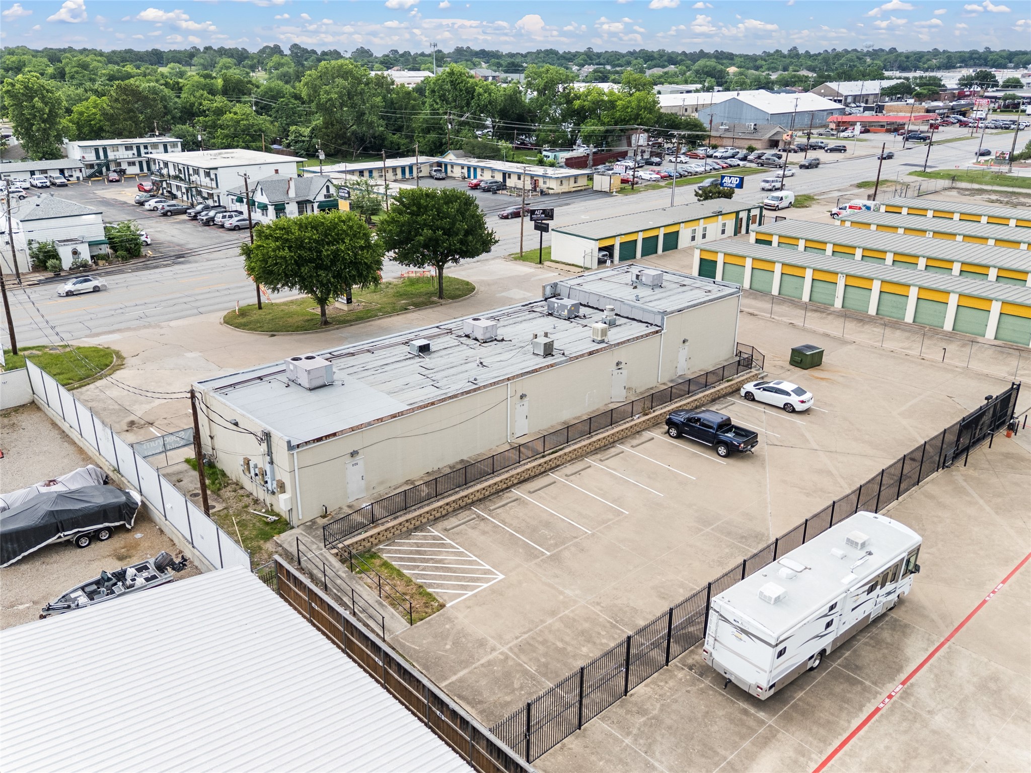 2712-2720 W Division Street Arlington TX 76012