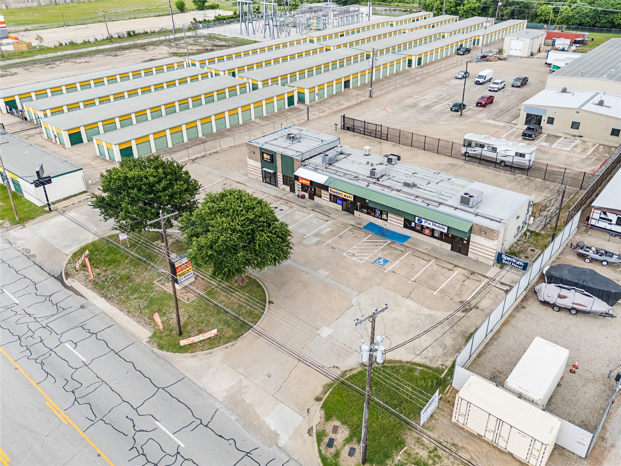 2712-2720 W Division Street Arlington TX 76012