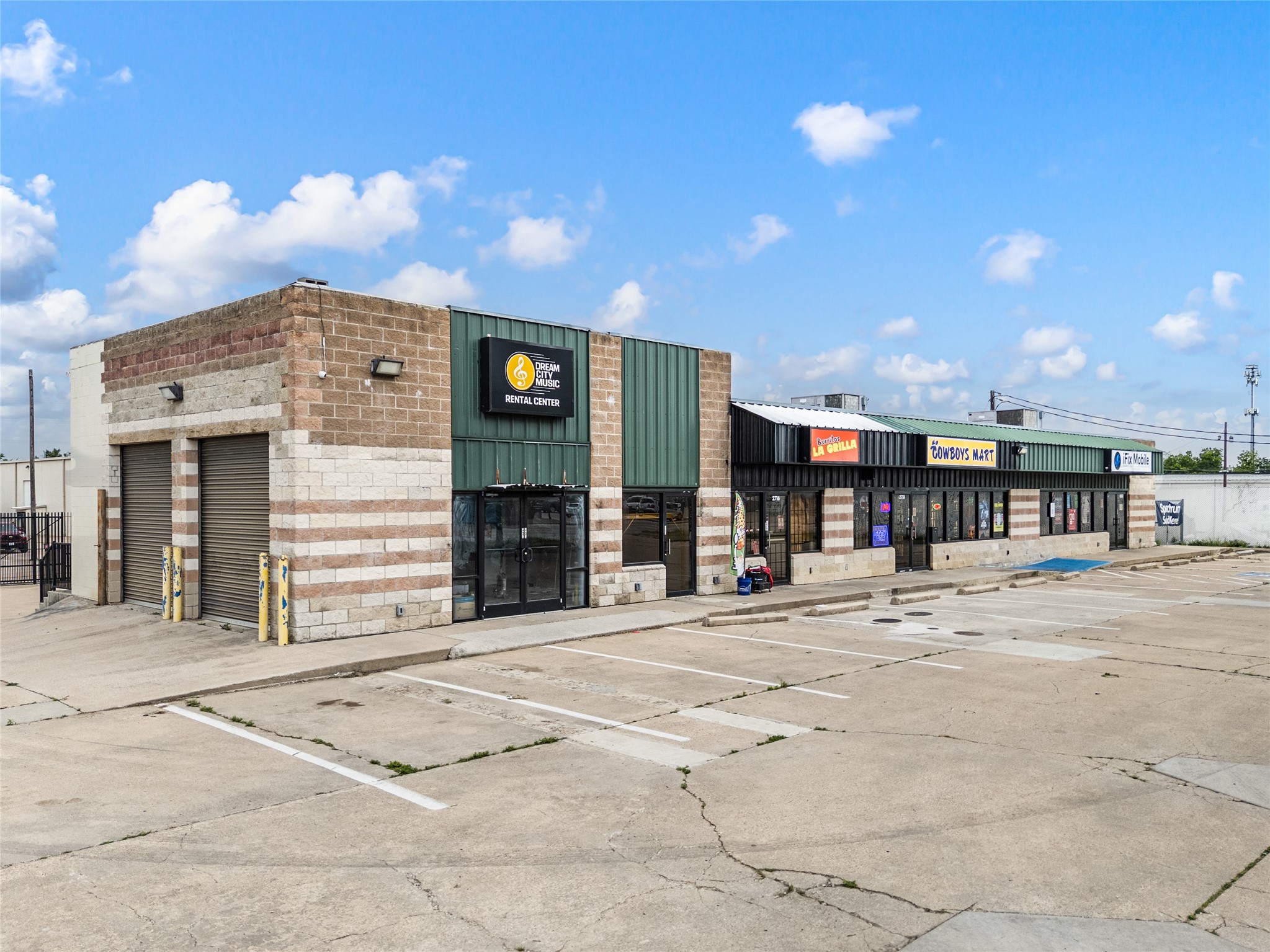 2712-2720 W Division Street Arlington TX 76012