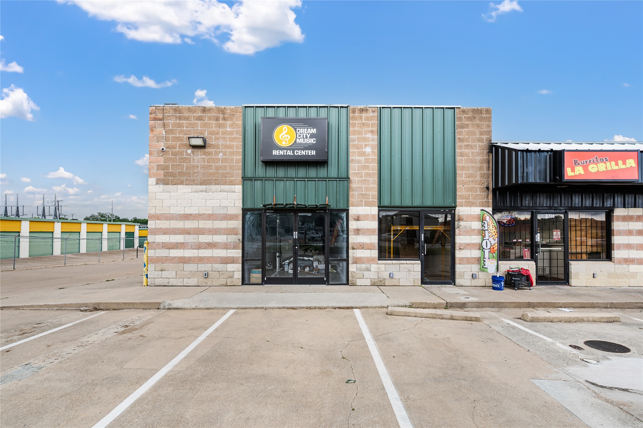 2712-2720 W Division Street Arlington TX 76012