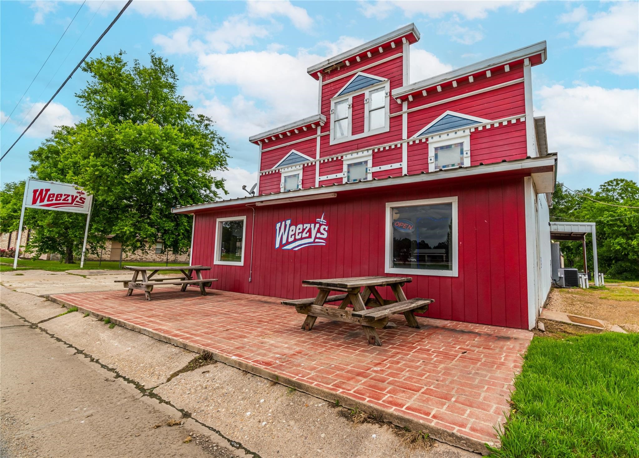 204 W Front Street Blossom TX 75416