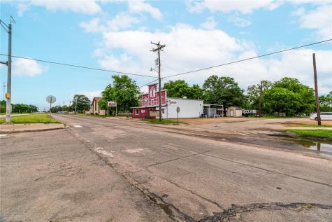204 W Front Street Blossom TX 75416