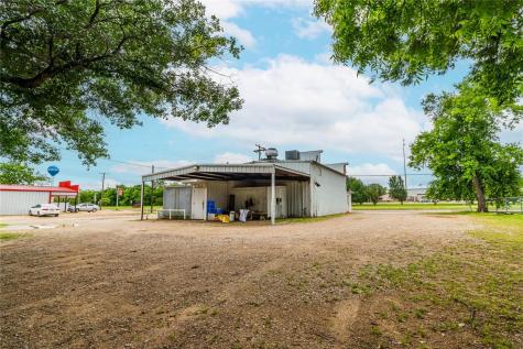 204 W Front Street Blossom TX 75416