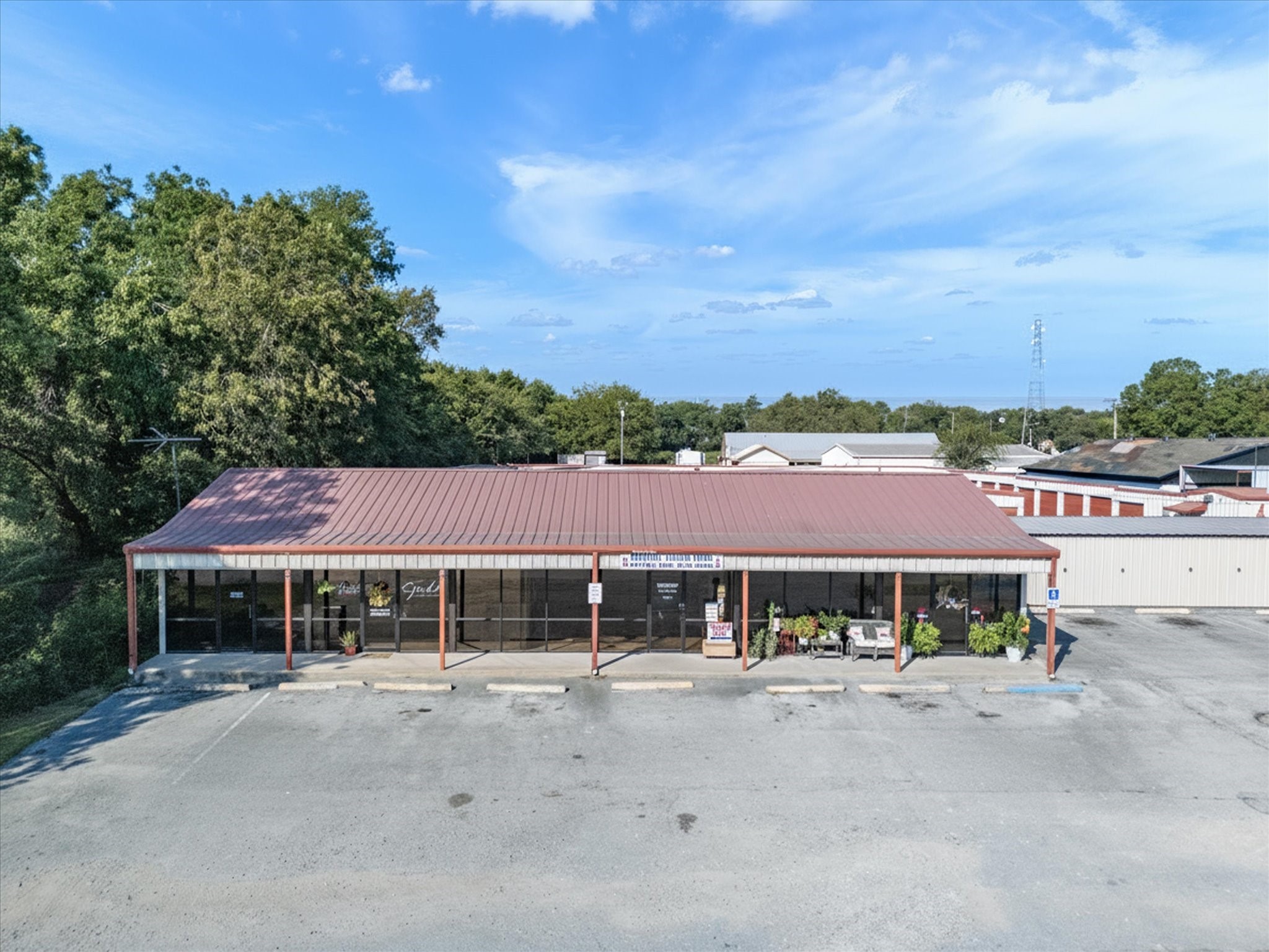 300 S State Highway 101 Chico TX 76431