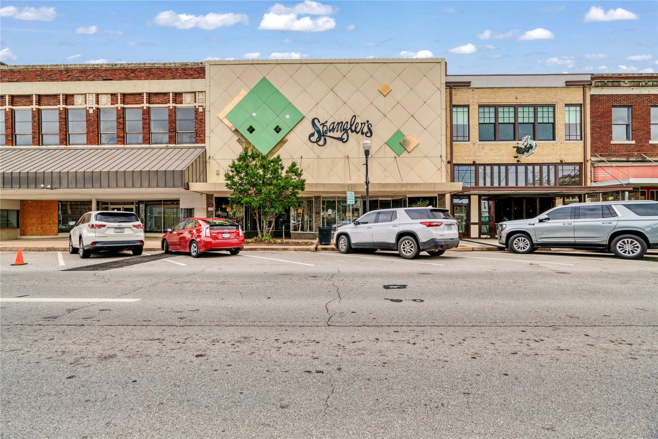 20 N Plaza Paris TX 75460