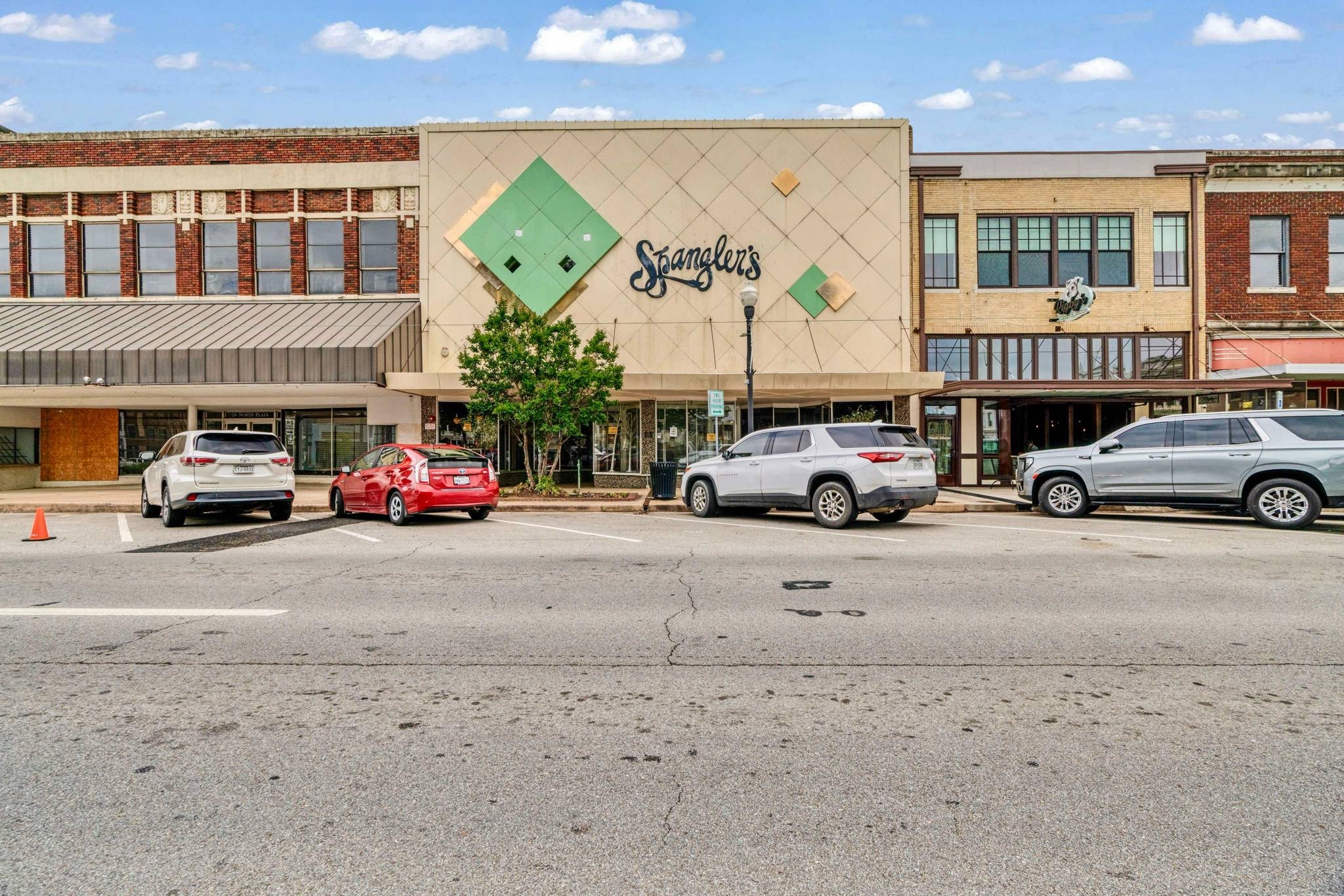 20 N Plaza Paris TX 75460