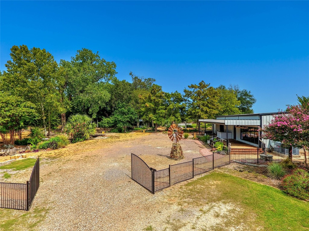 810 N Frisco Road Sherman TX 75090