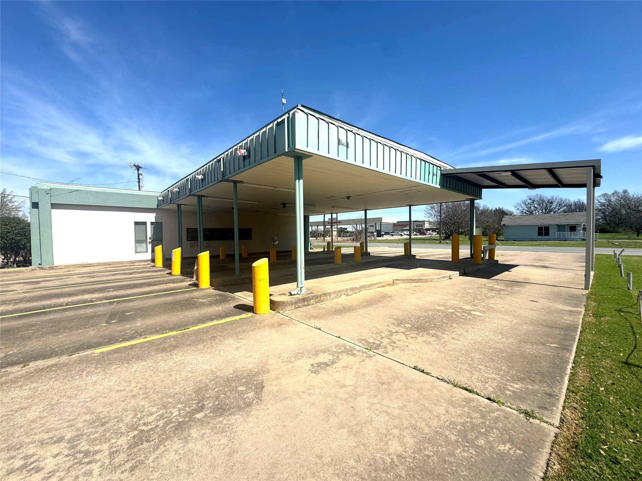 2232 N Center Street Bonham TX 75418