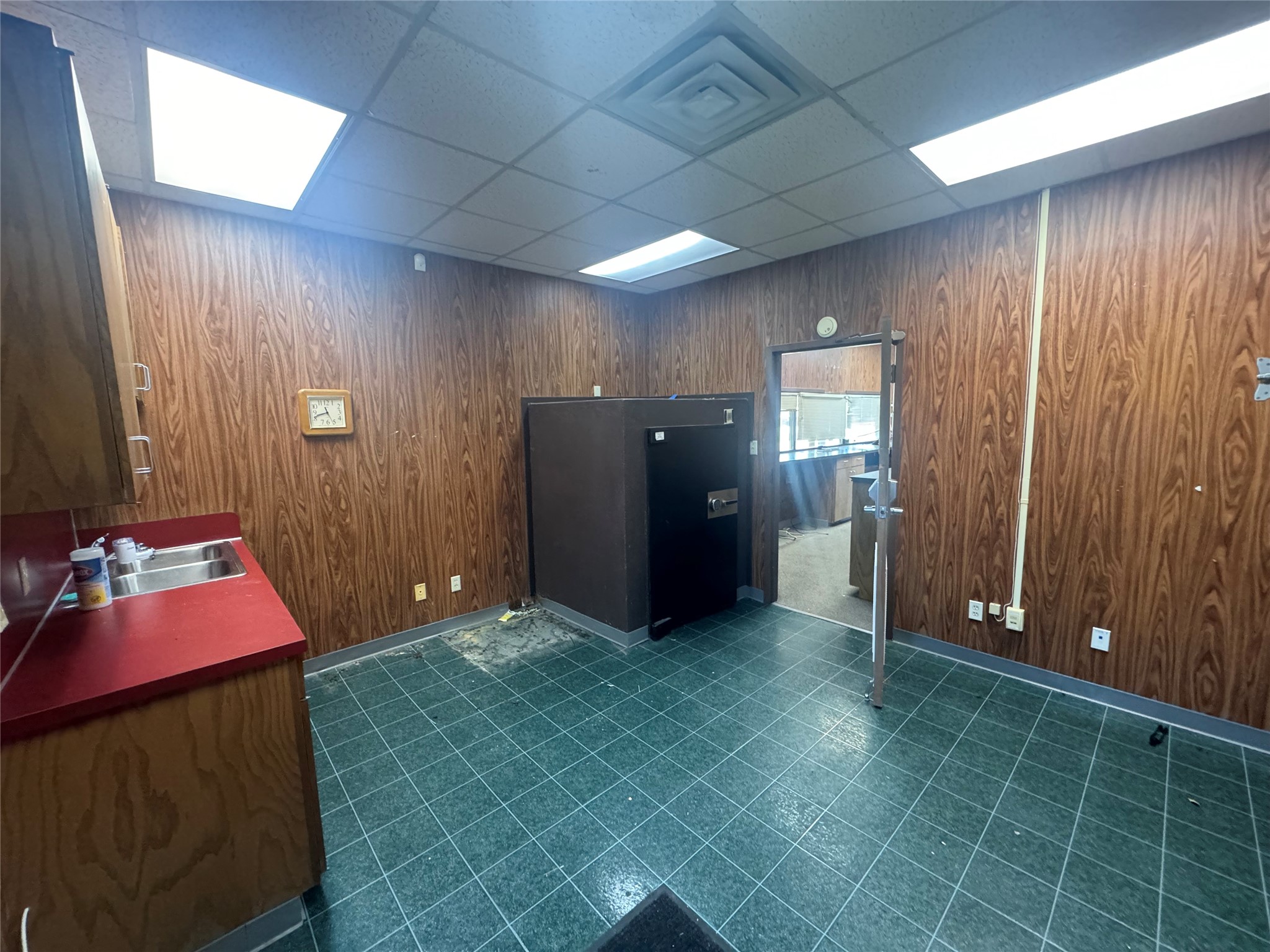 2232 N Center Street Bonham TX 75418