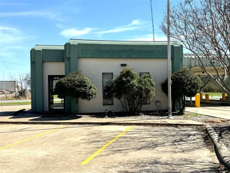 2232 N Center Street Bonham TX 75418