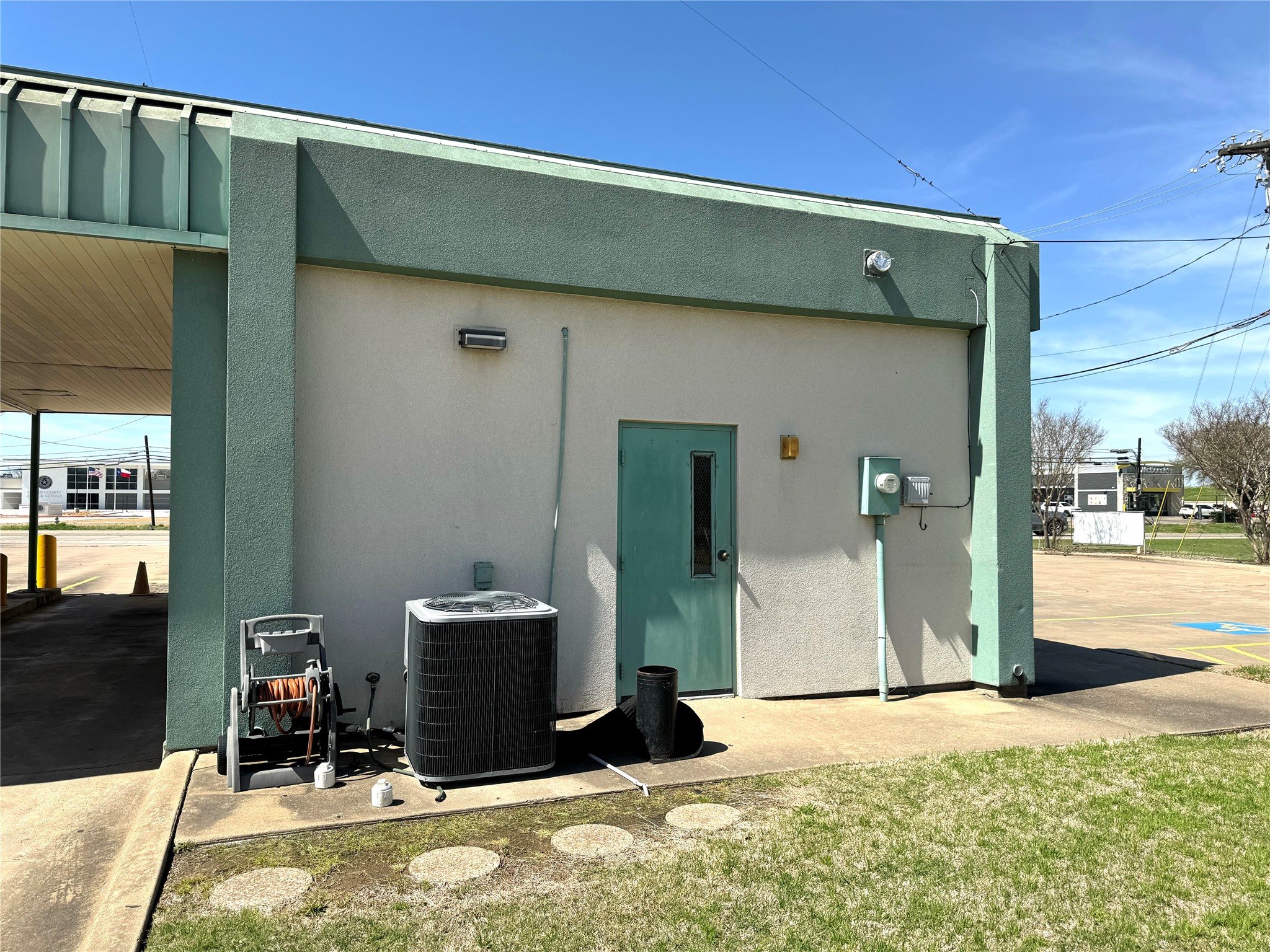 2232 N Center Street Bonham TX 75418