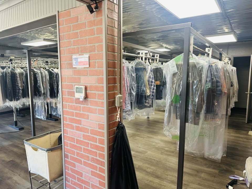 210 N Broadway Street Joshua TX 76058