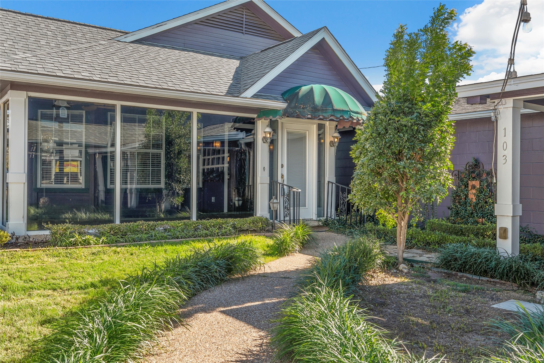 103-105 E Center Street Lorena TX 76655