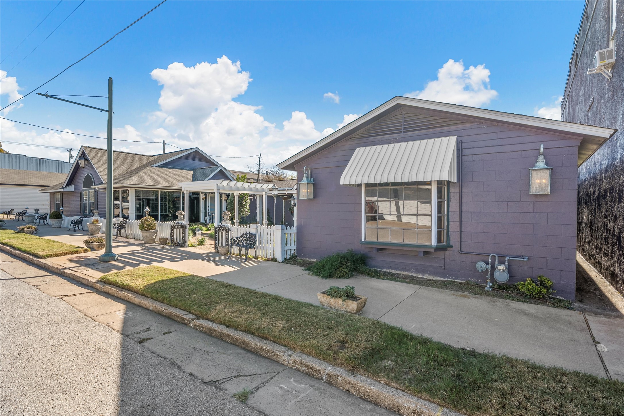 103-105 E Center Street Lorena TX 76655