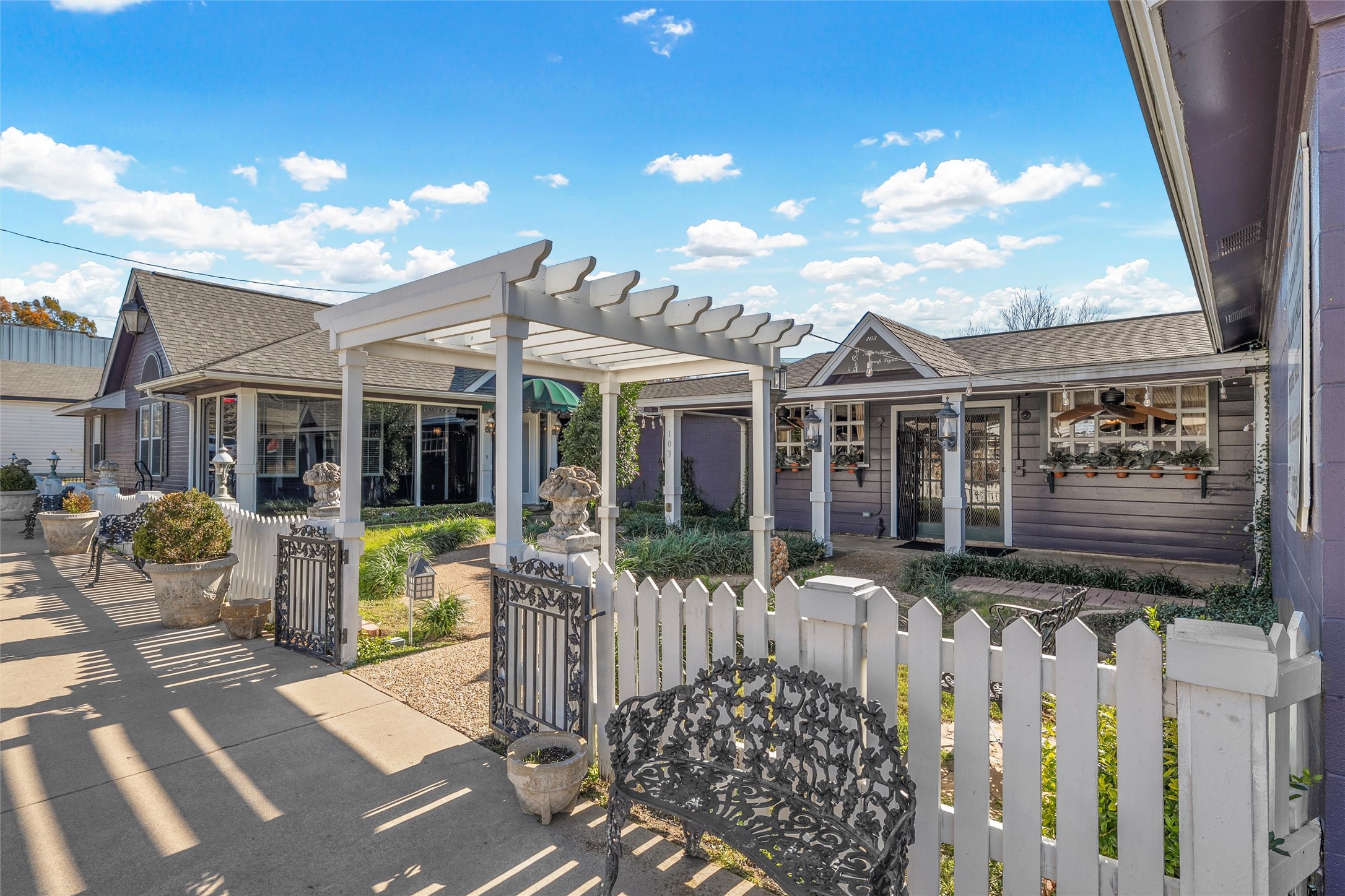 103-105 E Center Street Lorena TX 76655