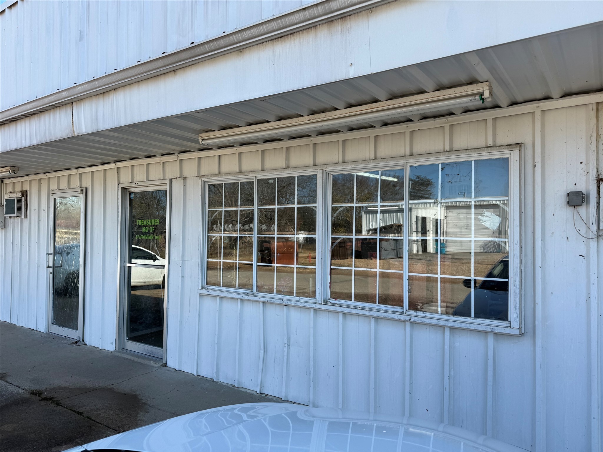 110 N Walnut Street Blossom TX 75416