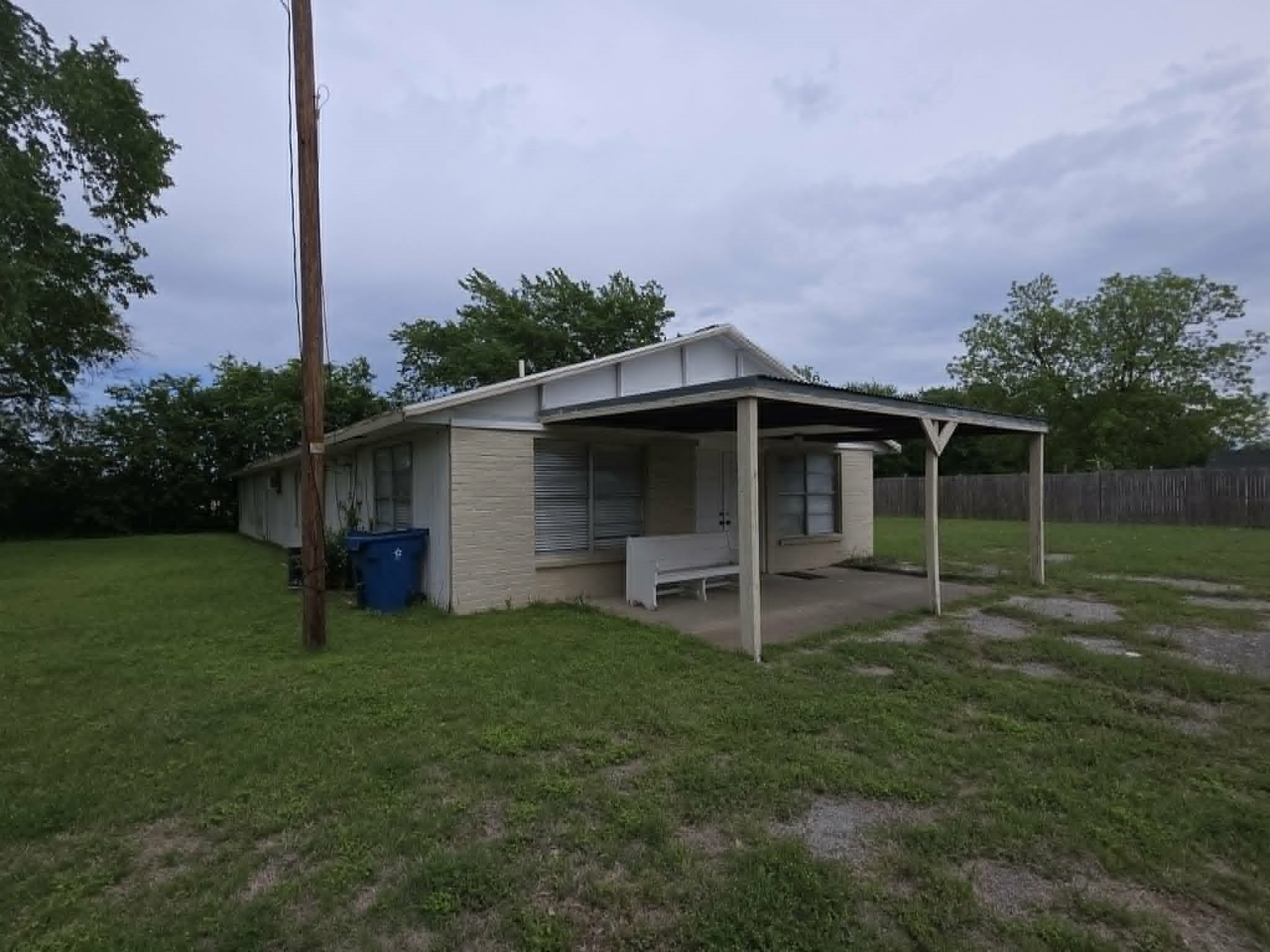932 Highway 171 Mexia TX 76667