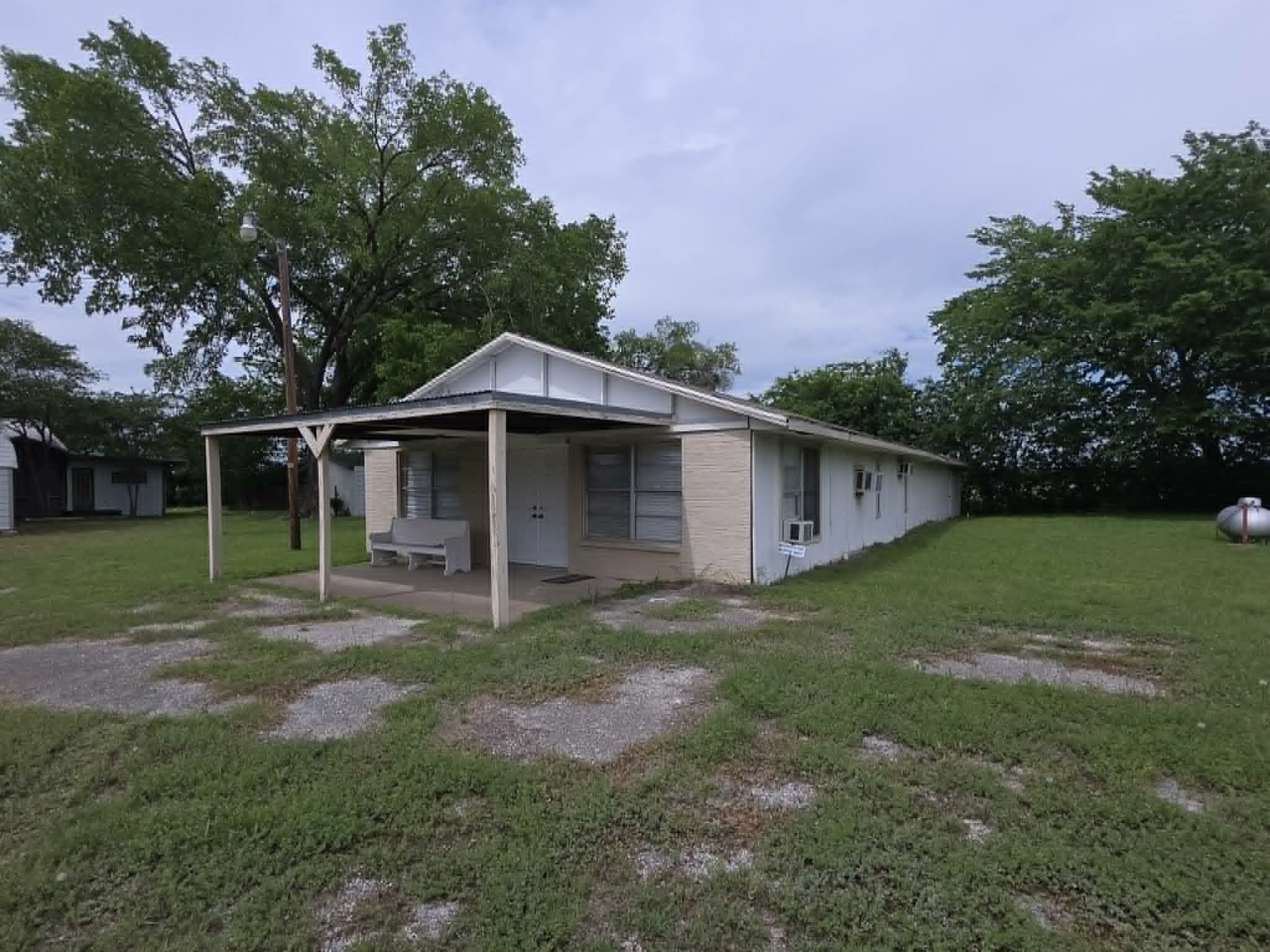 932 Highway 171 Mexia TX 76667