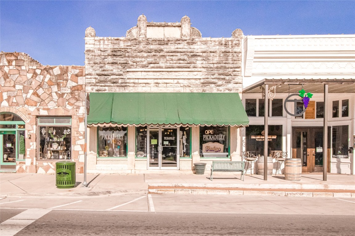 102 N Houston Street Granbury TX 76048