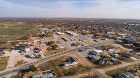 1610 N Broadway Street Ballinger TX 76821