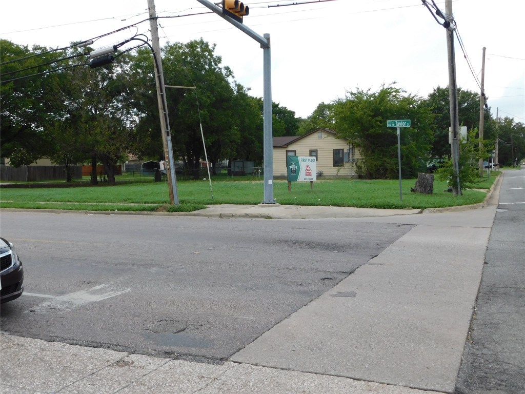 1906 N Travis Sherman TX 75092