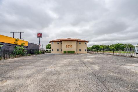 2030 S Las Vegas Trail White Settlement TX 76108