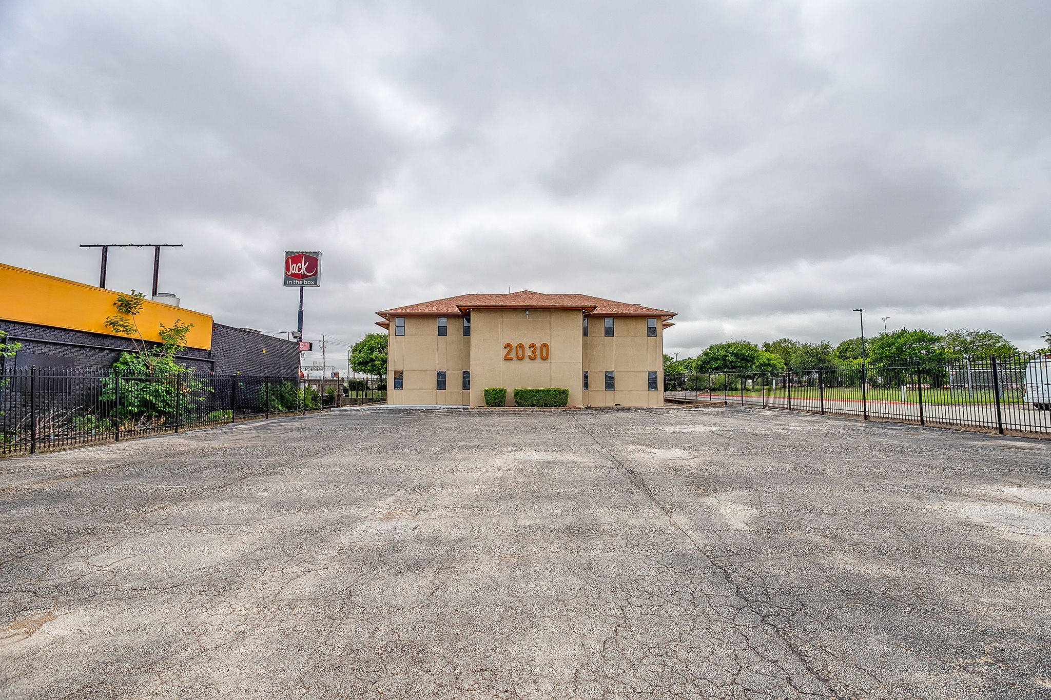 2030 S Las Vegas Trail White Settlement TX 76108