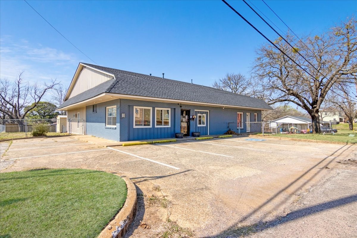 1201 W Nelson Street Denison TX 75020