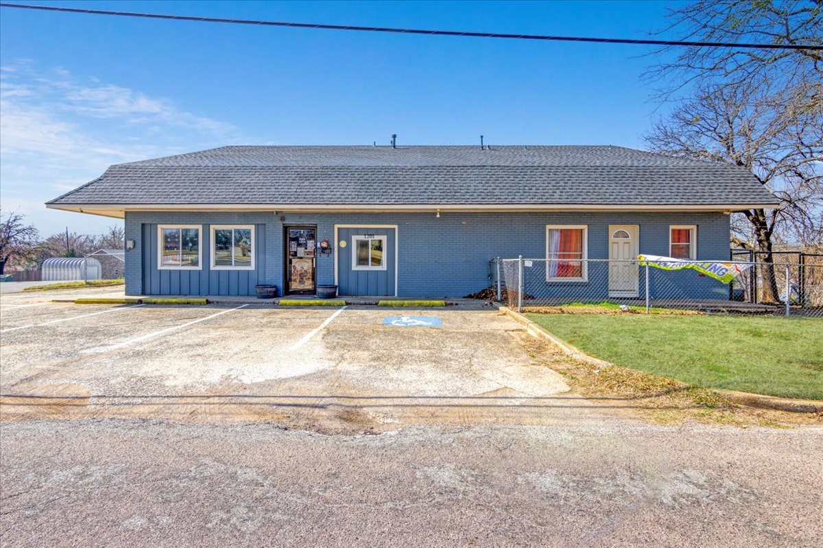 1201 W Nelson Street Denison TX 75020