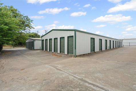 1433 N Plaza Drive Granbury TX 76048