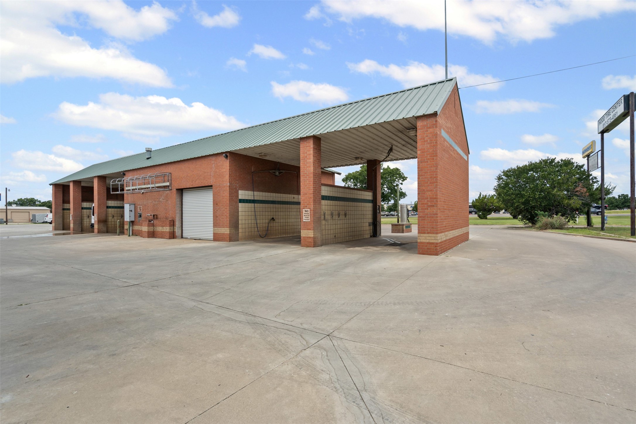 1433 N Plaza Drive Granbury TX 76048