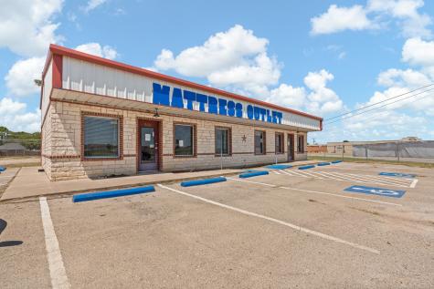 500 W Kilpatrick Street Cleburne TX 76033