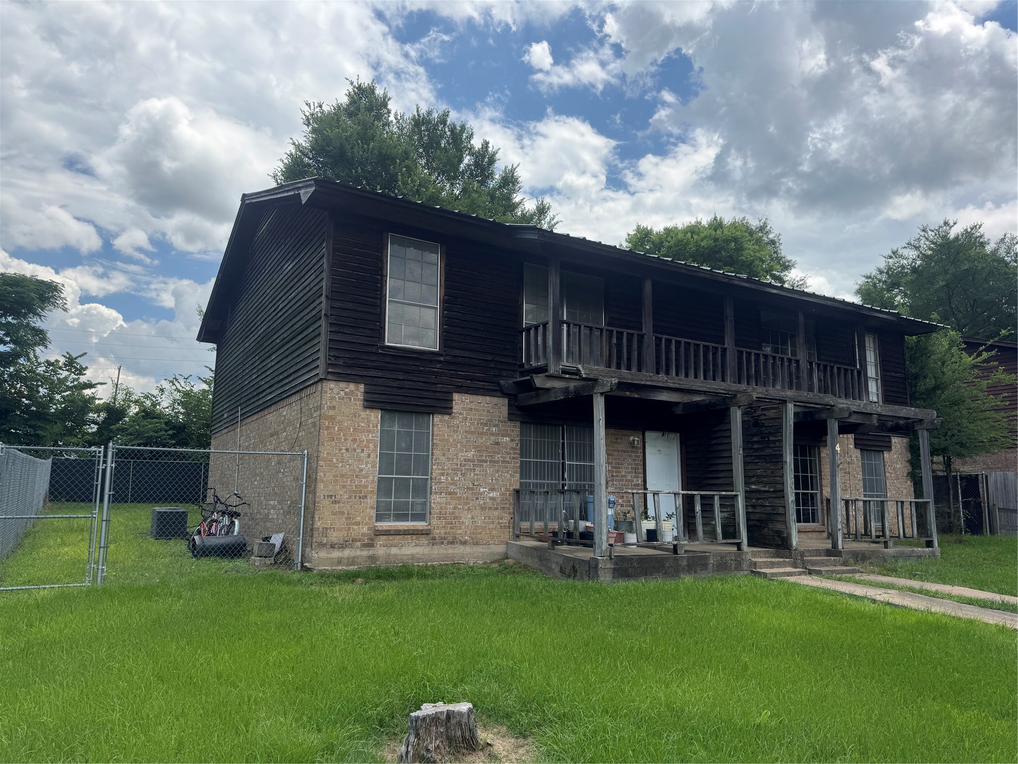 212 N Mimosa Ore City TX 75683