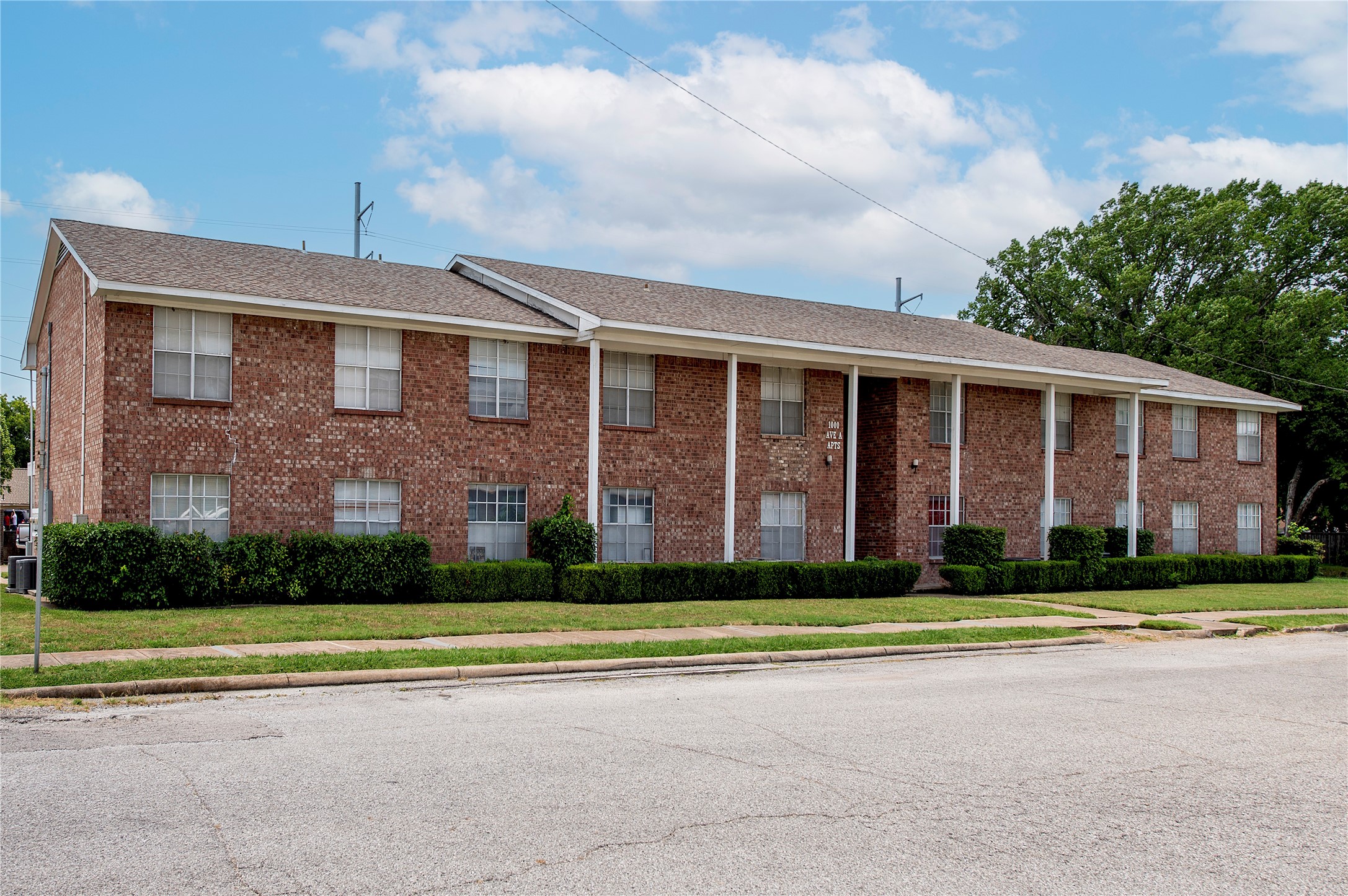 1000 W Avenue A Garland TX 75040