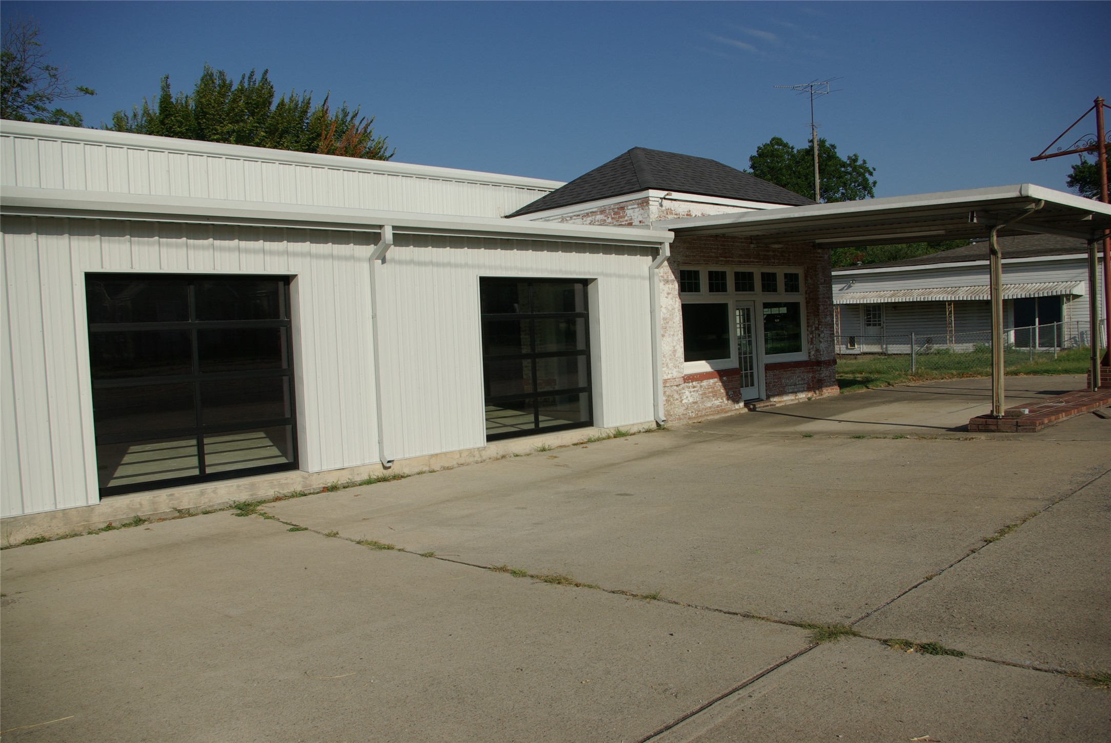 306 S Waco Street Van Alstyne TX 75495